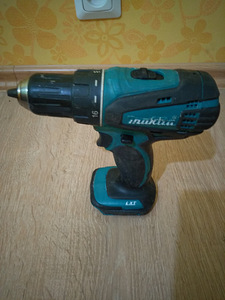 Makita akutrell DDF456 (1 foto / 2)