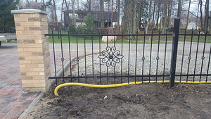 Metalluksed, võred, garaažiuksed (6 foto / 10)