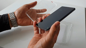 Прозрачный чехол из двух частей для Samsung, iPhone и Huawei (1 фото из 3)