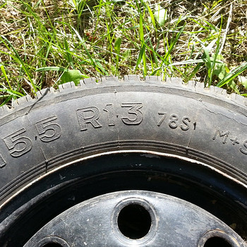 Moskvich rehvid velgedega (2 tk)