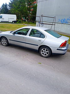 Volvo S60 manual (4 фото из 7)