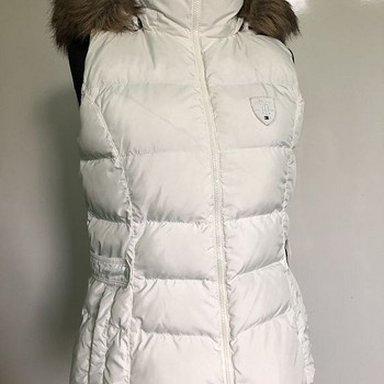 Tommy Hilfiger пуховая жилетка в хор.сост.