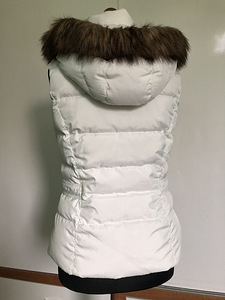 Tommy Hilfiger korralik sulevest (2 foto / 3)