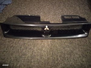 Решетка радиатора Mitsubishi Galant Avance (2 фото из 2)