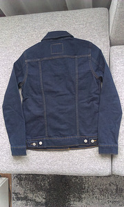 Новая женская джинсовая куртка LEVIS, размер S (3 фото из 3)