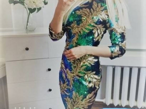 Sädelev glitterkleit