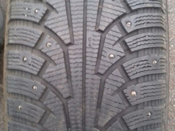 275/65 R17 nokian