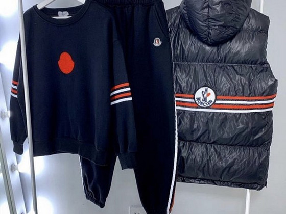 Stilīgs Moncler uzvalks + veste, jauna