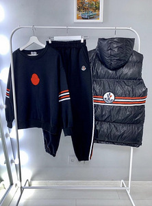 Стильный костюм Moncler + жилет, новый (1 фото из 3)