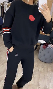 Стильный костюм Moncler + жилет, новый (2 фото из 3)