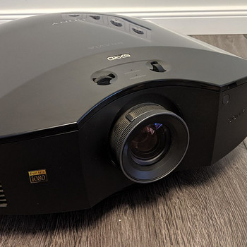 SONY VPL HW10 проектор