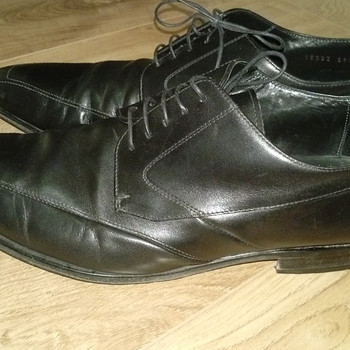 Hugo boss kingad, 9 Italy