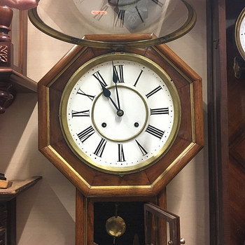 Seinakellad Waterbury clock company