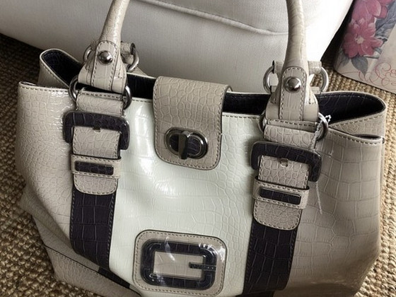 Guess оригинальная сумка