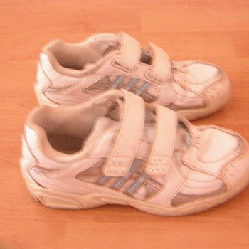 Adidas кроссовки nr 32