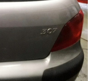 Peugeot 307 правая задняя фара +эмблема (3 фото из 3)