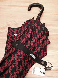 Moschino новый зонт (2 фото из 2)