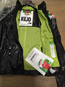 Uus Kejo Golia naiste kapuutsiga jope (Itaalia) (7 foto / 9)