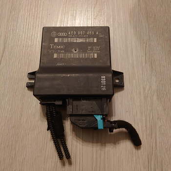 Audi A8 D3 CAN Gateway / lüüs-juhtplokk 4E0907468A