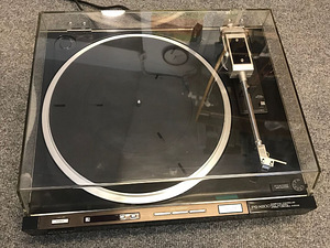 Проигрыватель виниловых Sony PS-X600, как новый (1 фото из 3)