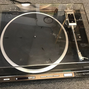 Проигрыватель виниловых Sony PS-X600, как новый