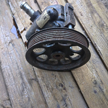 SAAB 9-3 2002a roolivõimendi pump