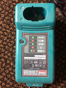 Зарядное устройство Makita DC 1414T 7,2-14,4V, дрель (1 фото из 2)